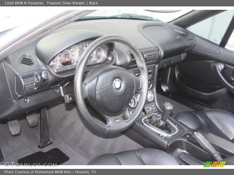 Dashboard of 1999 M Roadster