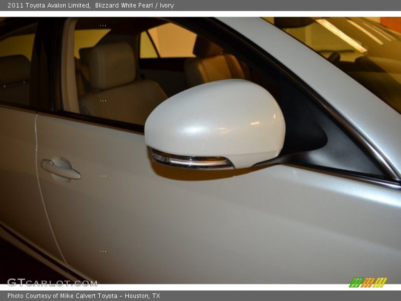Blizzard White Pearl / Ivory 2011 Toyota Avalon Limited