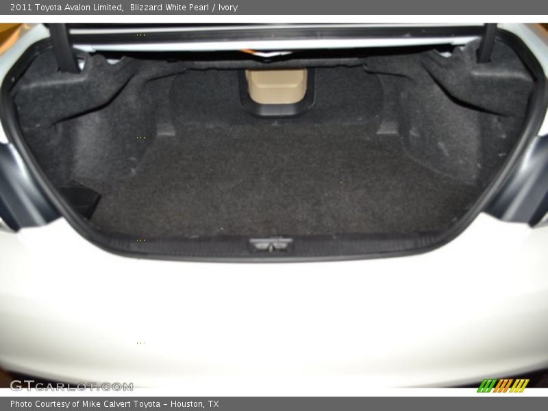 Blizzard White Pearl / Ivory 2011 Toyota Avalon Limited