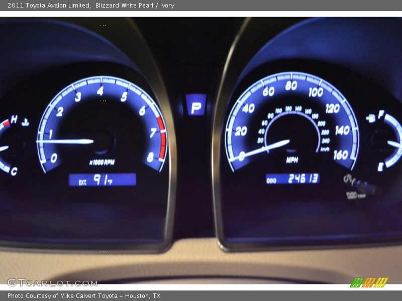 Blizzard White Pearl / Ivory 2011 Toyota Avalon Limited