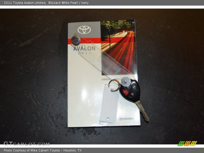 Blizzard White Pearl / Ivory 2011 Toyota Avalon Limited