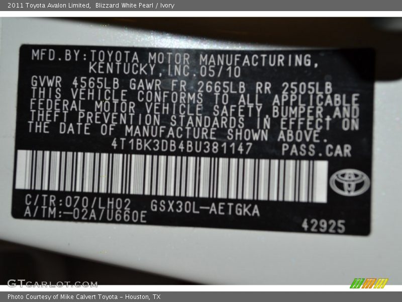 Blizzard White Pearl / Ivory 2011 Toyota Avalon Limited