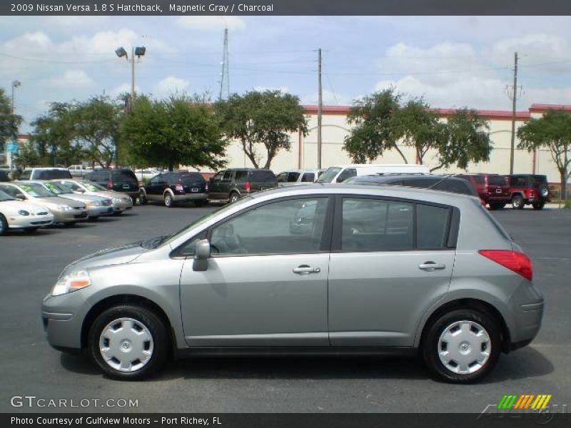 Magnetic Gray / Charcoal 2009 Nissan Versa 1.8 S Hatchback