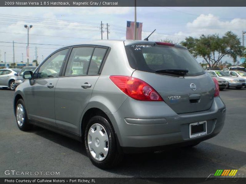 Magnetic Gray / Charcoal 2009 Nissan Versa 1.8 S Hatchback