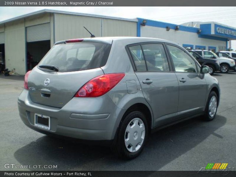 Magnetic Gray / Charcoal 2009 Nissan Versa 1.8 S Hatchback
