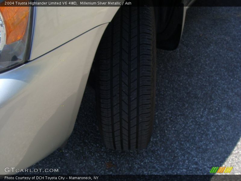 Millenium Silver Metallic / Ash 2004 Toyota Highlander Limited V6 4WD