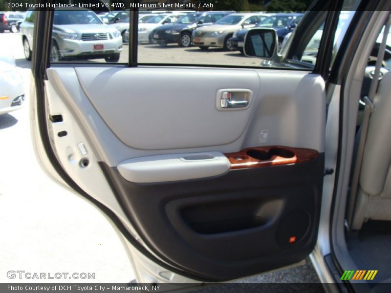 Millenium Silver Metallic / Ash 2004 Toyota Highlander Limited V6 4WD