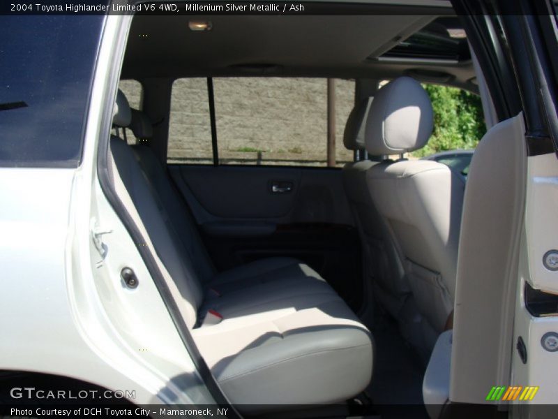 Millenium Silver Metallic / Ash 2004 Toyota Highlander Limited V6 4WD