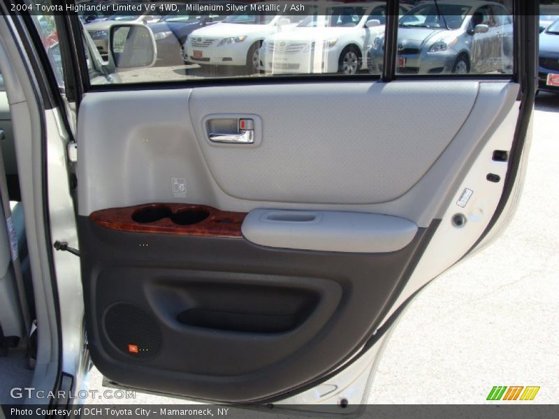 Millenium Silver Metallic / Ash 2004 Toyota Highlander Limited V6 4WD
