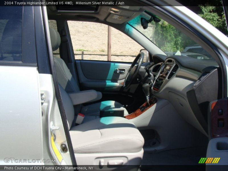 Millenium Silver Metallic / Ash 2004 Toyota Highlander Limited V6 4WD