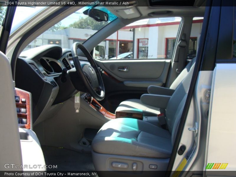 Millenium Silver Metallic / Ash 2004 Toyota Highlander Limited V6 4WD