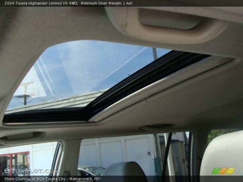 Millenium Silver Metallic / Ash 2004 Toyota Highlander Limited V6 4WD