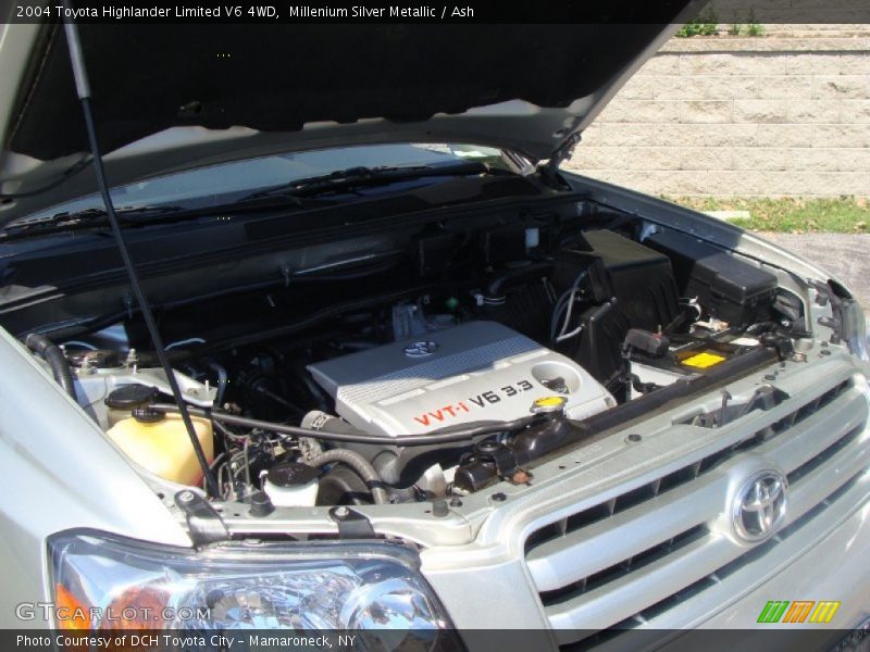 Millenium Silver Metallic / Ash 2004 Toyota Highlander Limited V6 4WD