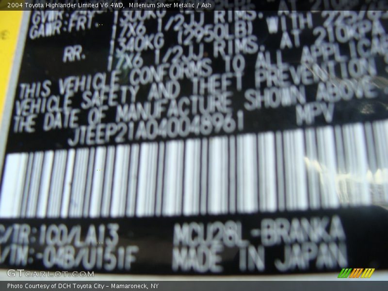 Millenium Silver Metallic / Ash 2004 Toyota Highlander Limited V6 4WD