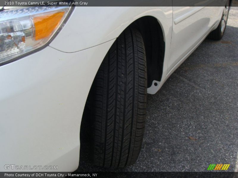 Super White / Ash Gray 2010 Toyota Camry LE