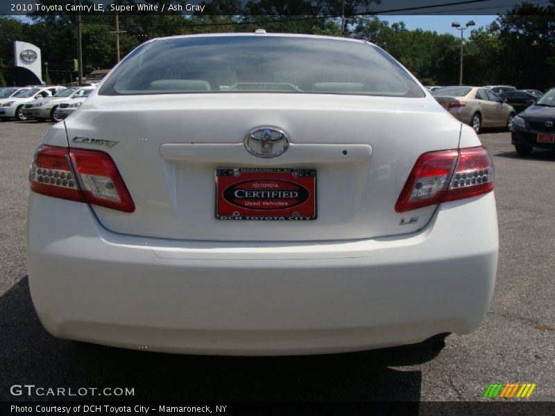 Super White / Ash Gray 2010 Toyota Camry LE