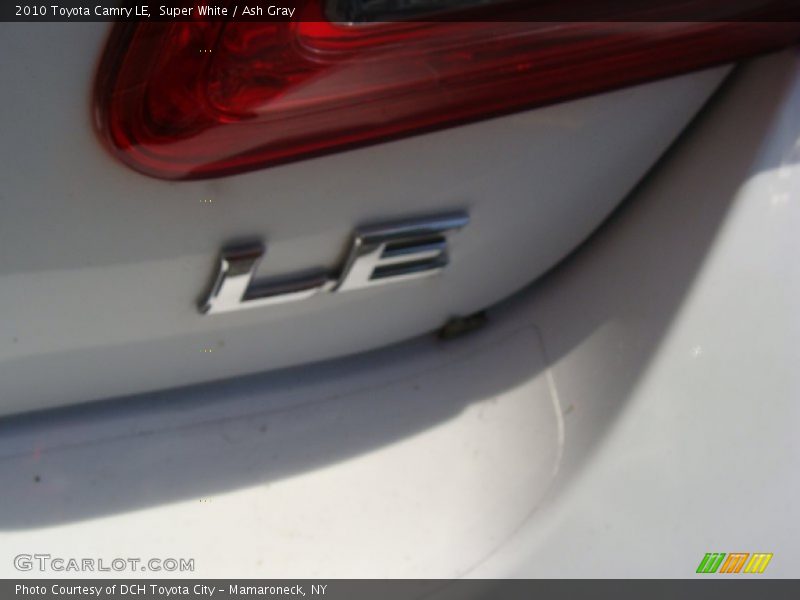 Super White / Ash Gray 2010 Toyota Camry LE