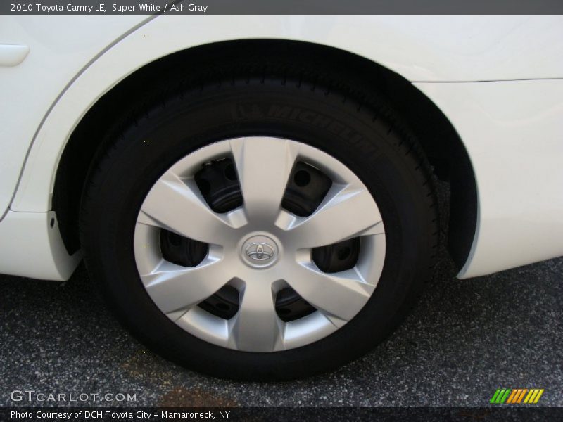 Super White / Ash Gray 2010 Toyota Camry LE