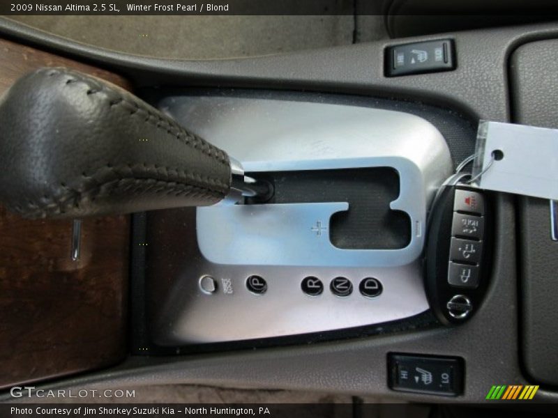 Winter Frost Pearl / Blond 2009 Nissan Altima 2.5 SL