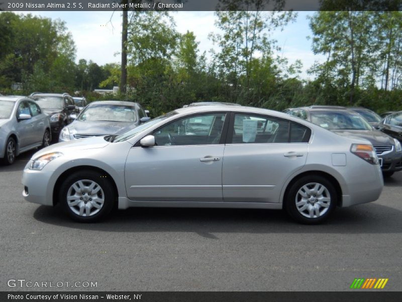Radiant Silver Metallic / Charcoal 2009 Nissan Altima 2.5 S
