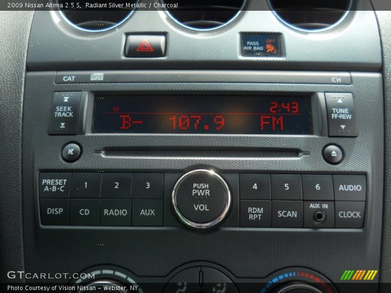 Radiant Silver Metallic / Charcoal 2009 Nissan Altima 2.5 S