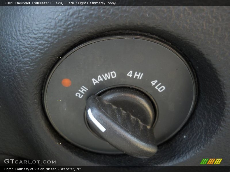 Black / Light Cashmere/Ebony 2005 Chevrolet TrailBlazer LT 4x4