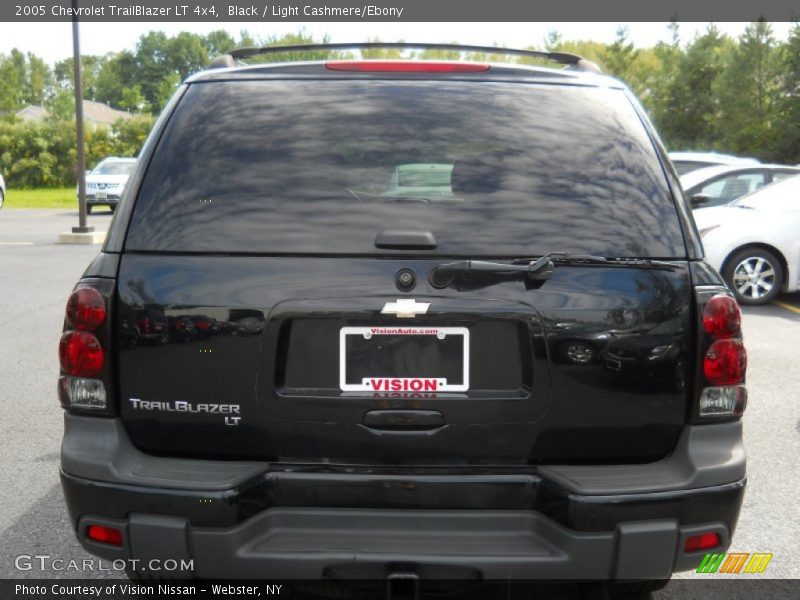 Black / Light Cashmere/Ebony 2005 Chevrolet TrailBlazer LT 4x4