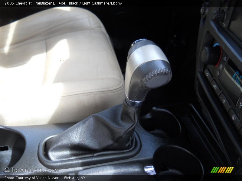 Black / Light Cashmere/Ebony 2005 Chevrolet TrailBlazer LT 4x4