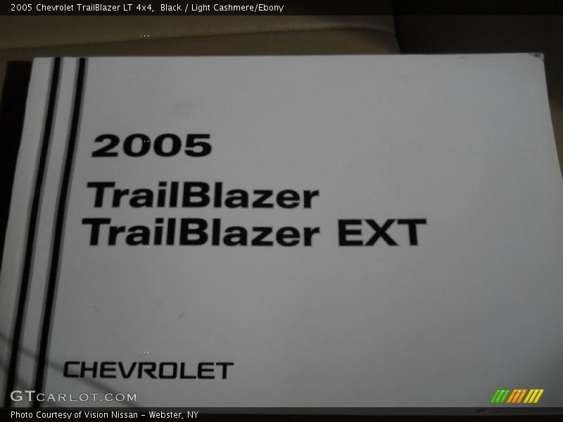 Black / Light Cashmere/Ebony 2005 Chevrolet TrailBlazer LT 4x4