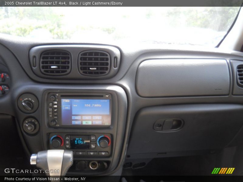 Black / Light Cashmere/Ebony 2005 Chevrolet TrailBlazer LT 4x4