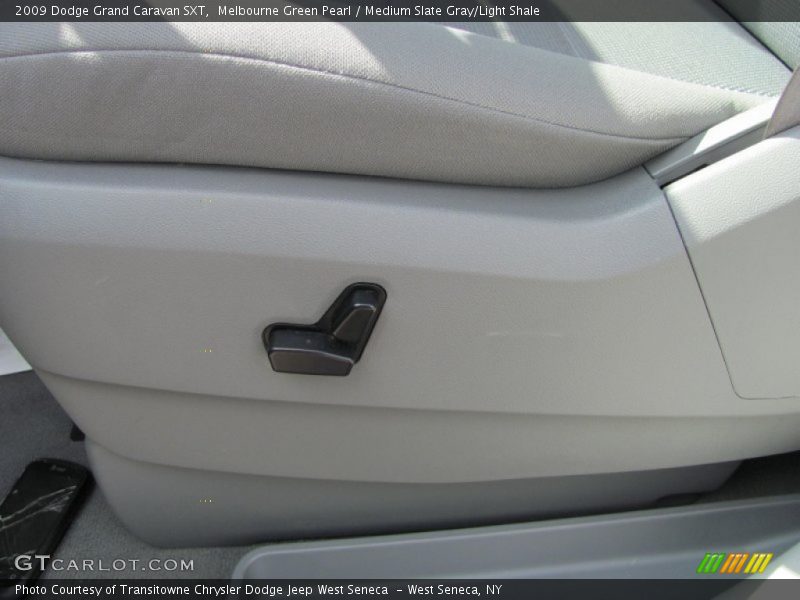 Melbourne Green Pearl / Medium Slate Gray/Light Shale 2009 Dodge Grand Caravan SXT