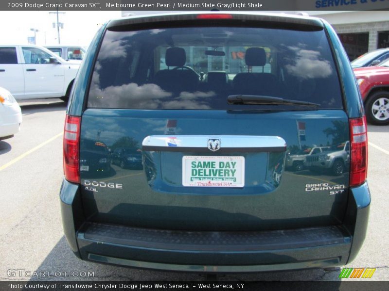 Melbourne Green Pearl / Medium Slate Gray/Light Shale 2009 Dodge Grand Caravan SXT