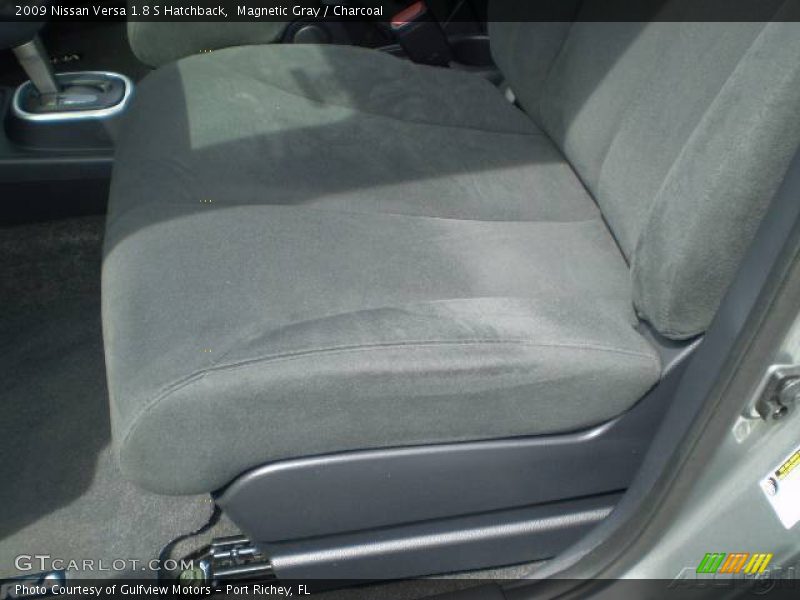 Magnetic Gray / Charcoal 2009 Nissan Versa 1.8 S Hatchback