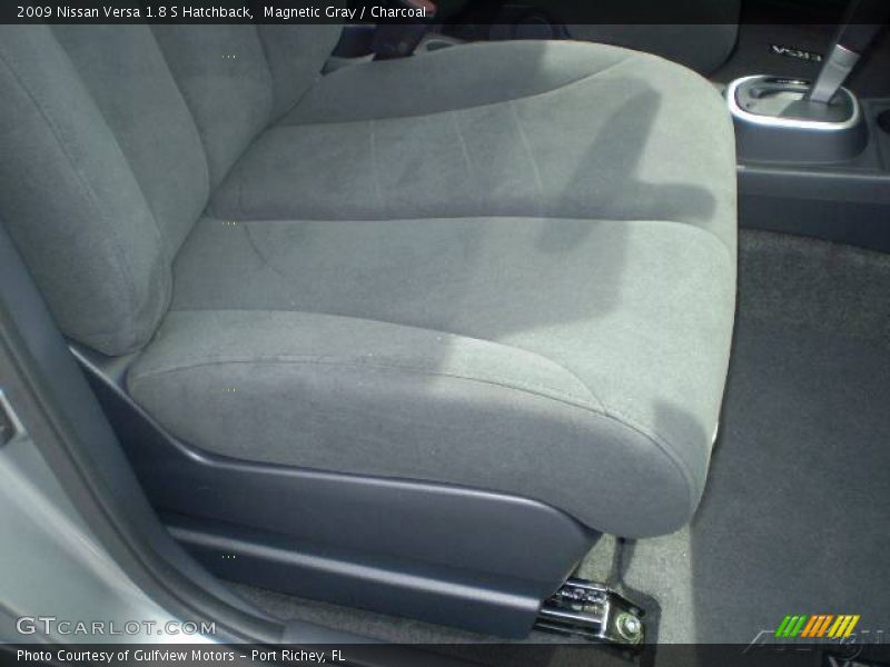Magnetic Gray / Charcoal 2009 Nissan Versa 1.8 S Hatchback