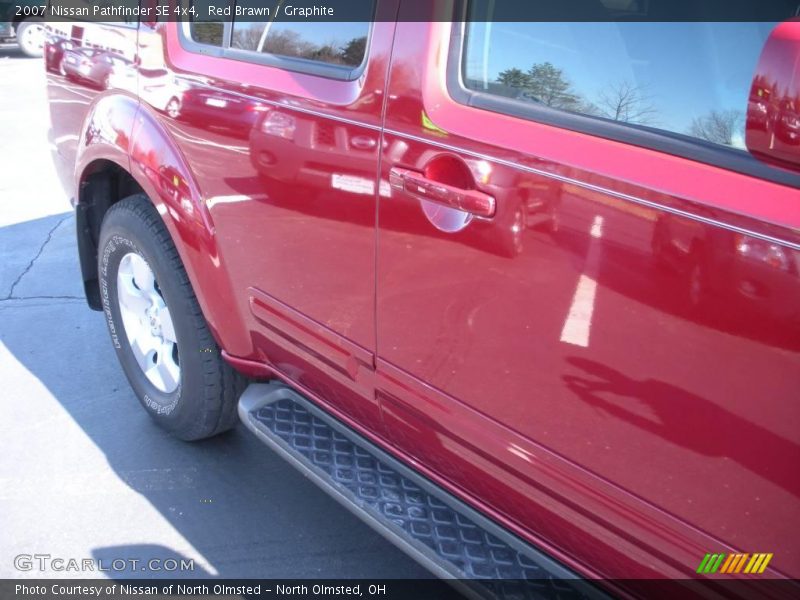 Red Brawn / Graphite 2007 Nissan Pathfinder SE 4x4
