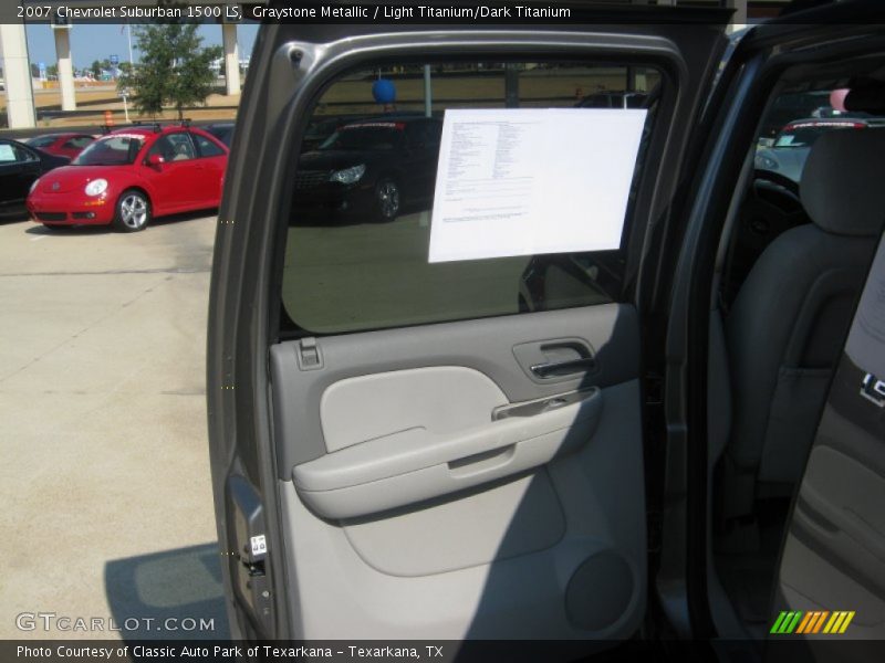 Graystone Metallic / Light Titanium/Dark Titanium 2007 Chevrolet Suburban 1500 LS
