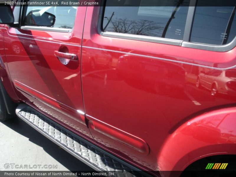 Red Brawn / Graphite 2007 Nissan Pathfinder SE 4x4