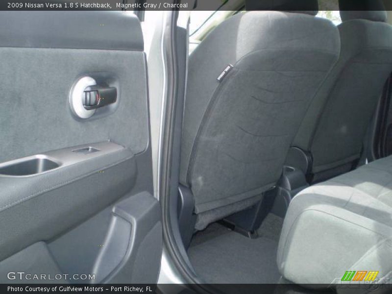 Magnetic Gray / Charcoal 2009 Nissan Versa 1.8 S Hatchback