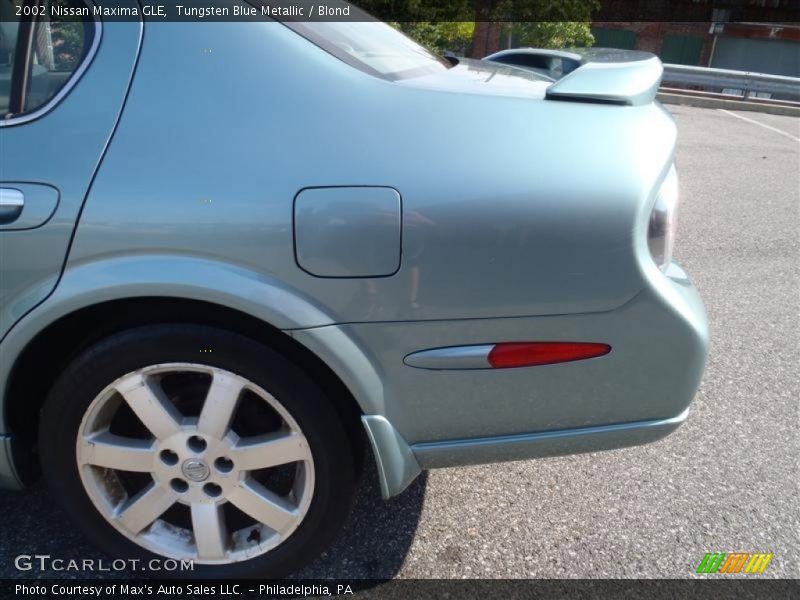 Tungsten Blue Metallic / Blond 2002 Nissan Maxima GLE