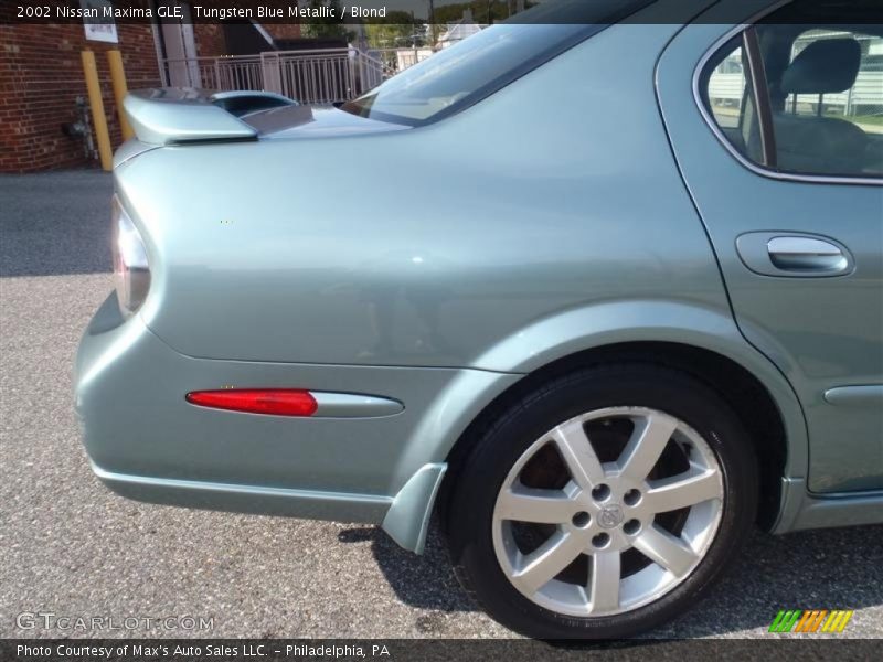 Tungsten Blue Metallic / Blond 2002 Nissan Maxima GLE