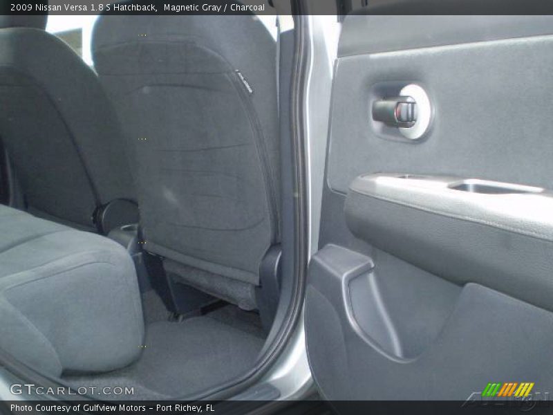 Magnetic Gray / Charcoal 2009 Nissan Versa 1.8 S Hatchback