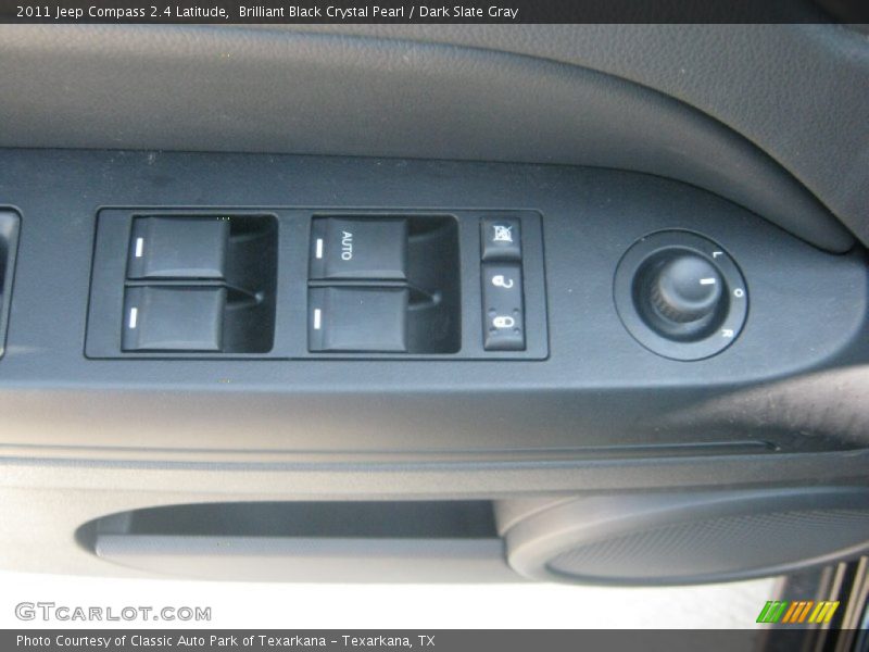 Brilliant Black Crystal Pearl / Dark Slate Gray 2011 Jeep Compass 2.4 Latitude