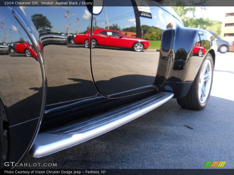 Smokin' Asphalt Black / Ebony 2004 Chevrolet SSR