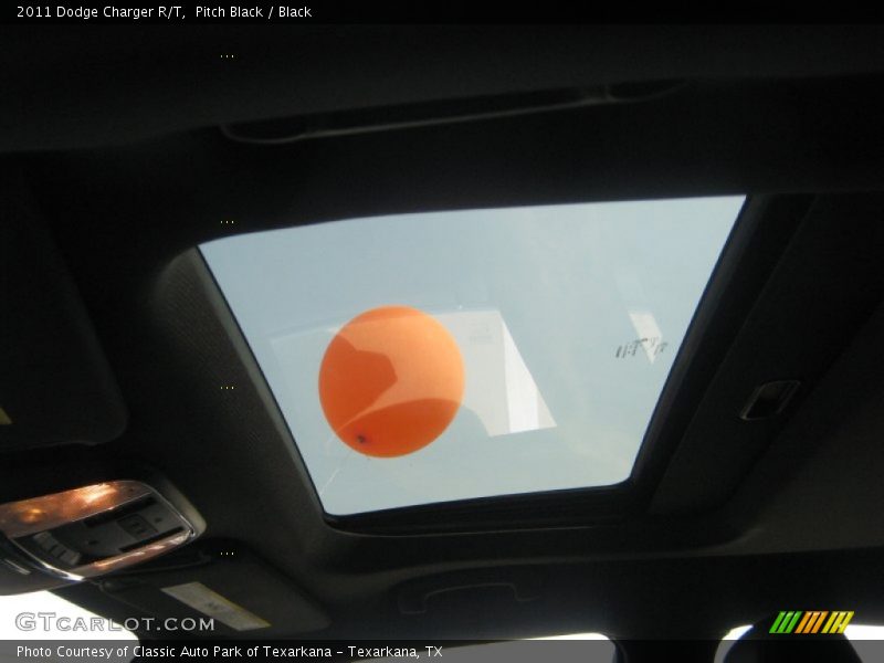 Sunroof of 2011 Charger R/T