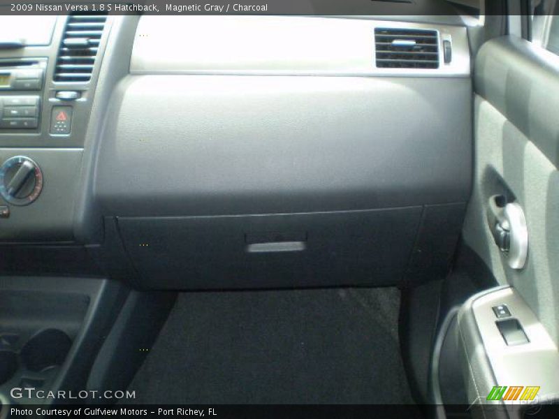 Magnetic Gray / Charcoal 2009 Nissan Versa 1.8 S Hatchback
