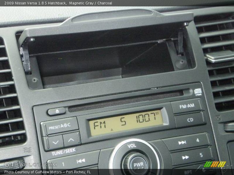 Magnetic Gray / Charcoal 2009 Nissan Versa 1.8 S Hatchback