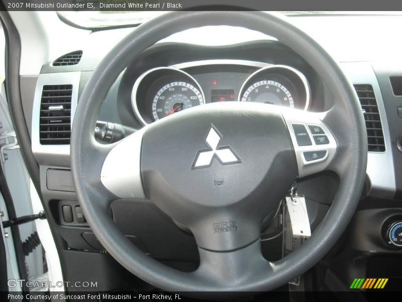 Diamond White Pearl / Black 2007 Mitsubishi Outlander ES