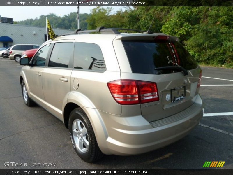 Light Sandstone Metallic / Dark Slate Gray/Light Graystone 2009 Dodge Journey SE
