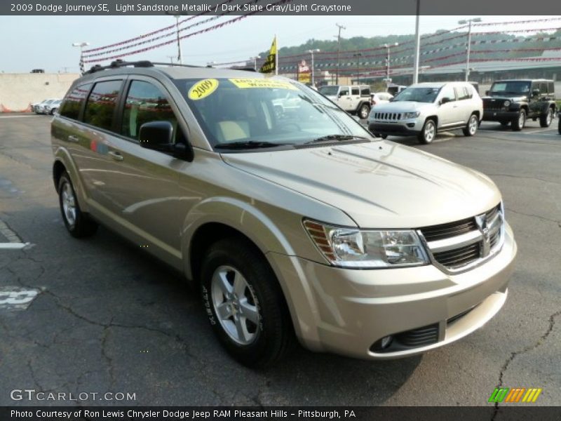 Light Sandstone Metallic / Dark Slate Gray/Light Graystone 2009 Dodge Journey SE
