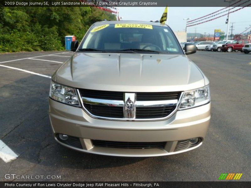 Light Sandstone Metallic / Dark Slate Gray/Light Graystone 2009 Dodge Journey SE